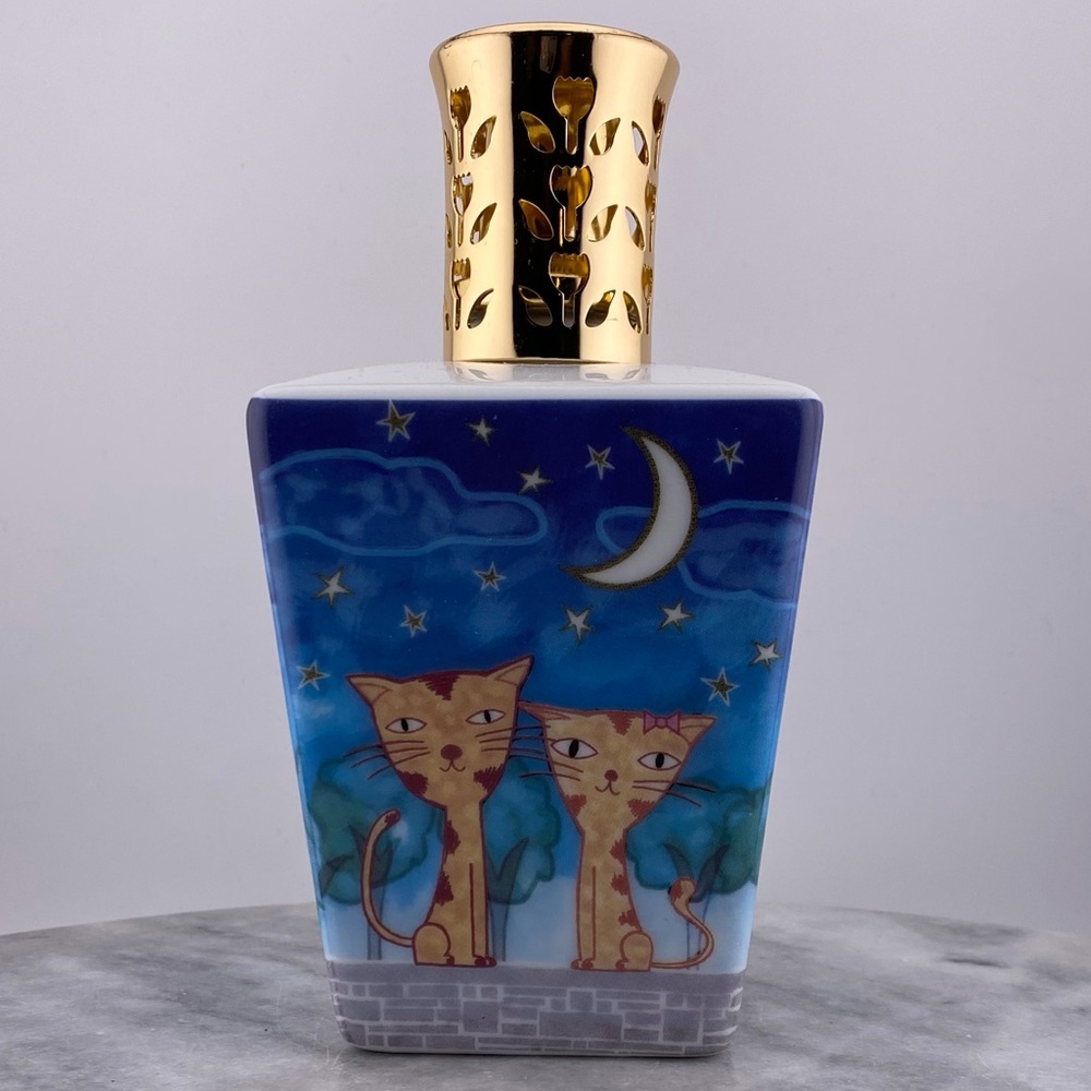 Eden Catalytic Lamp with Cats Design